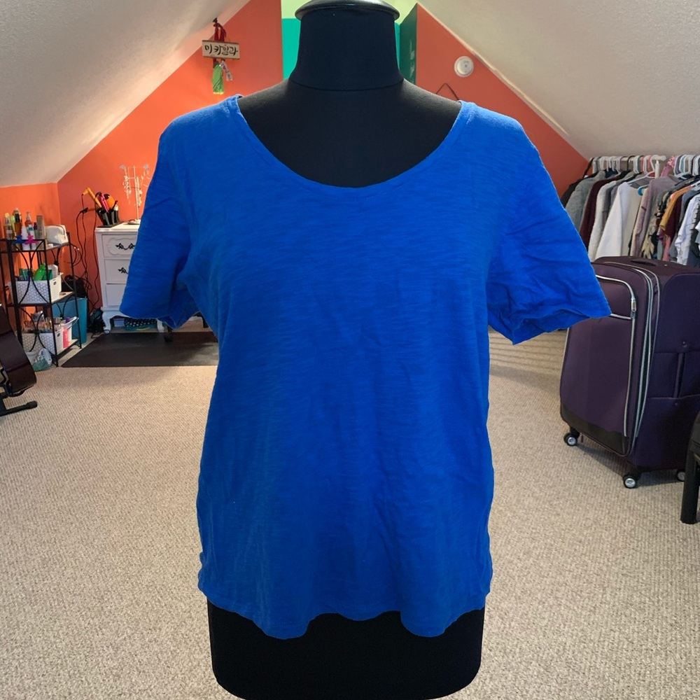 Simple blue tee (6)
